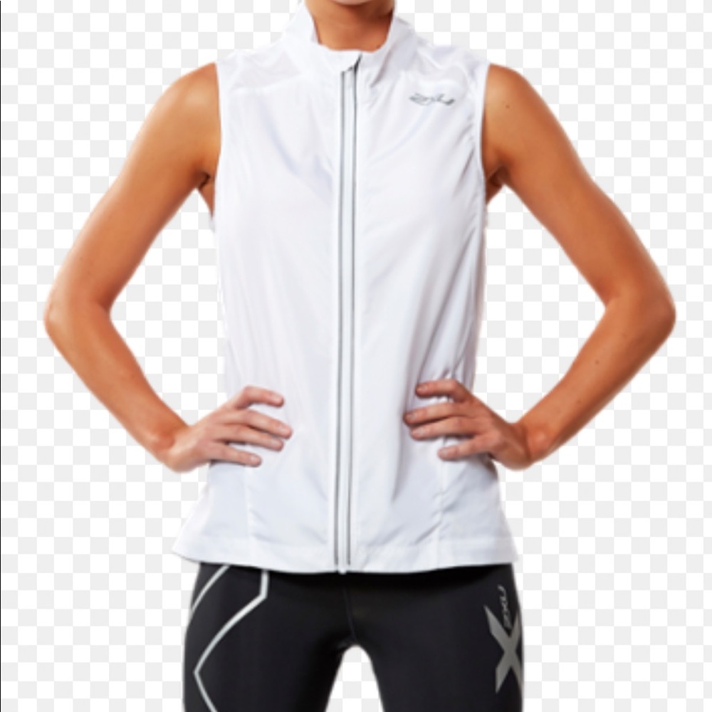 2XU white sports vest